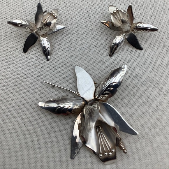 Vintage Sterling Catalea Orchids pierced Earrings - Picture 4 of 4